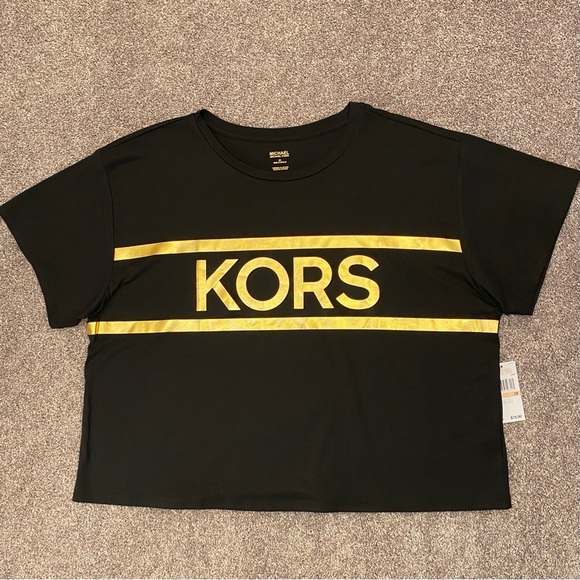 Michael Kors Women's Short Sleeves Cropped Black Tee Logo Plus Size 2X - NWT $78 - Picture 2 of 10